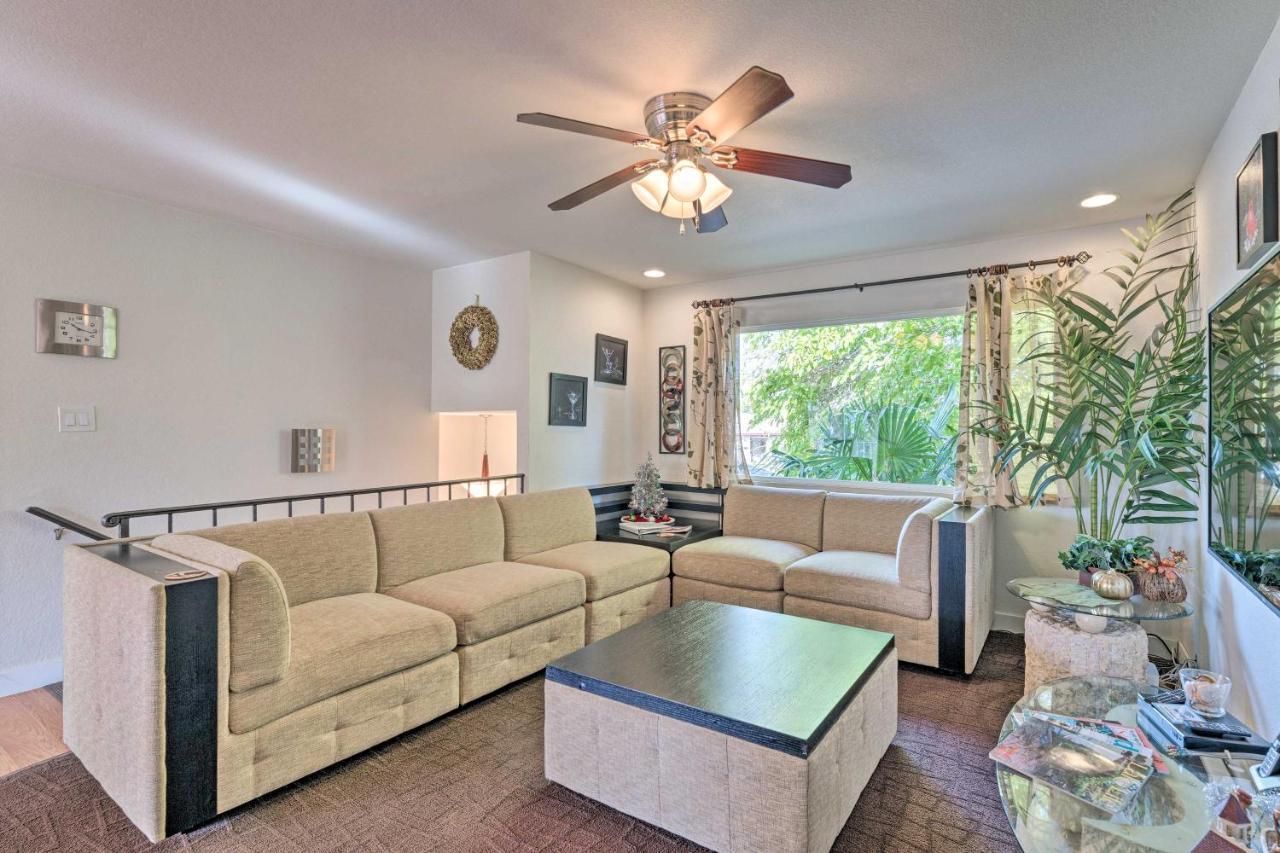 Vegas Oasis Home With Pool And Spa 7 Miles To Strip 라스베이거스 외부 사진
