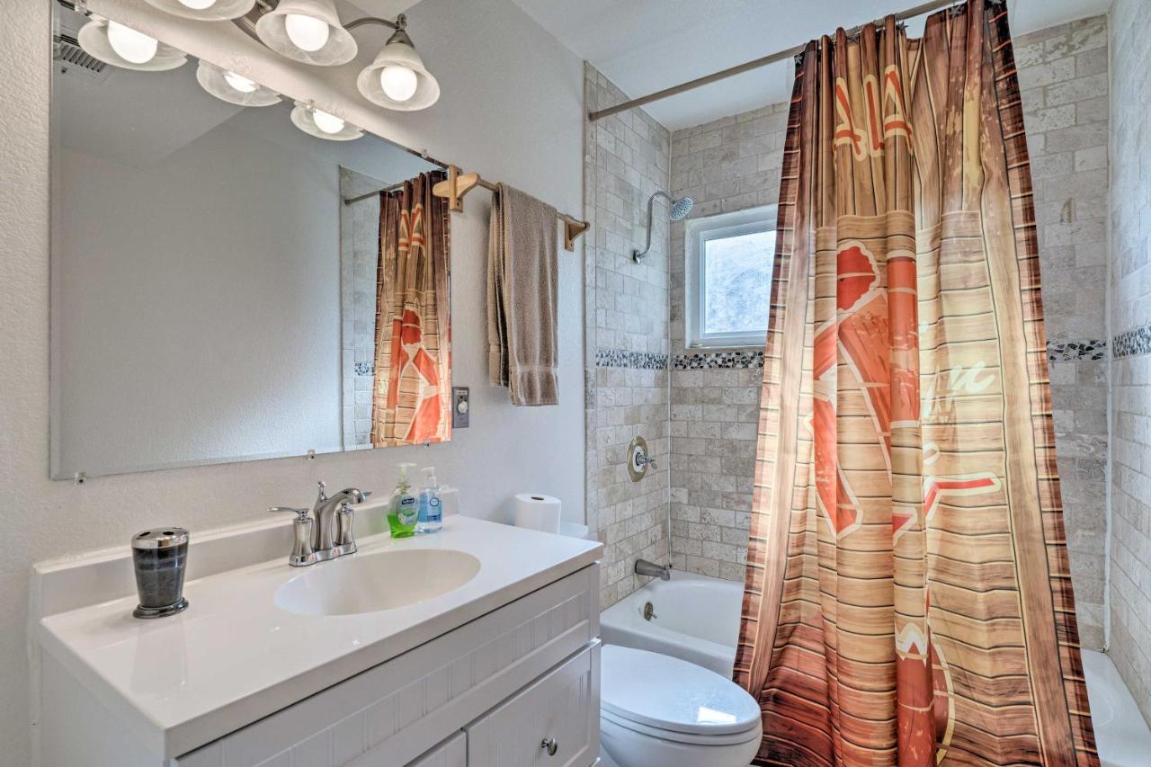Vegas Oasis Home With Pool And Spa 7 Miles To Strip 라스베이거스 외부 사진