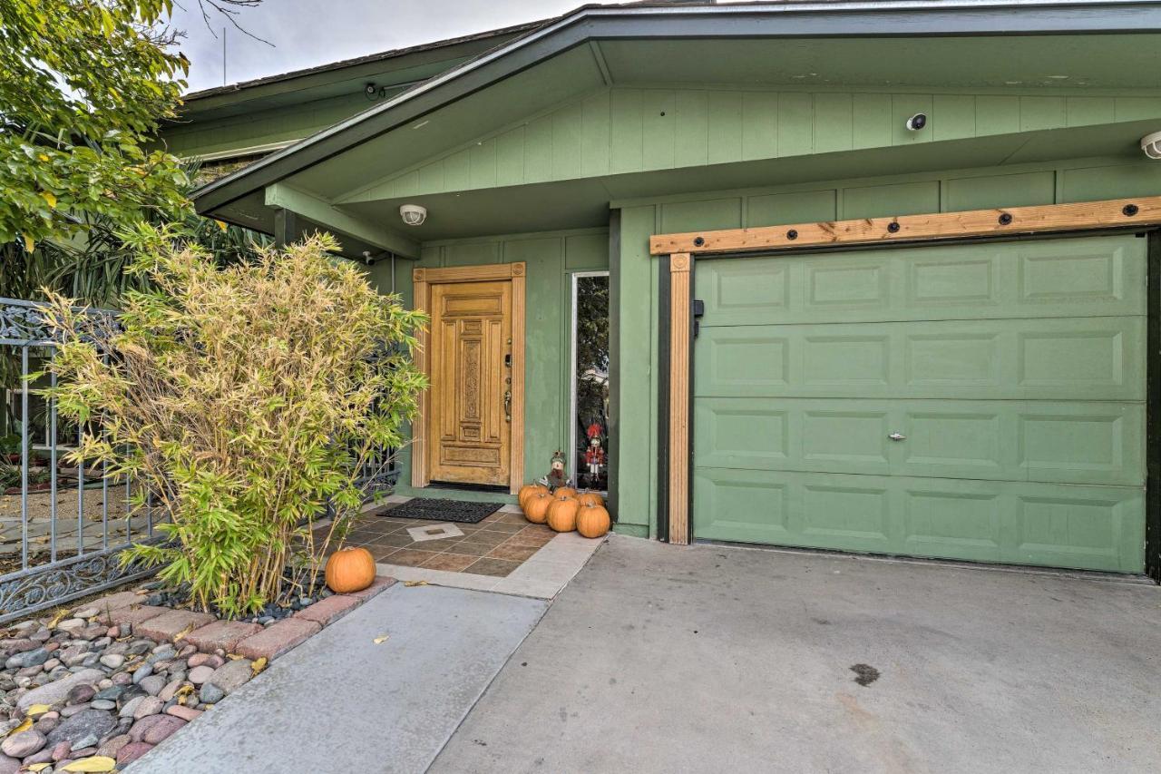 Vegas Oasis Home With Pool And Spa 7 Miles To Strip 라스베이거스 외부 사진