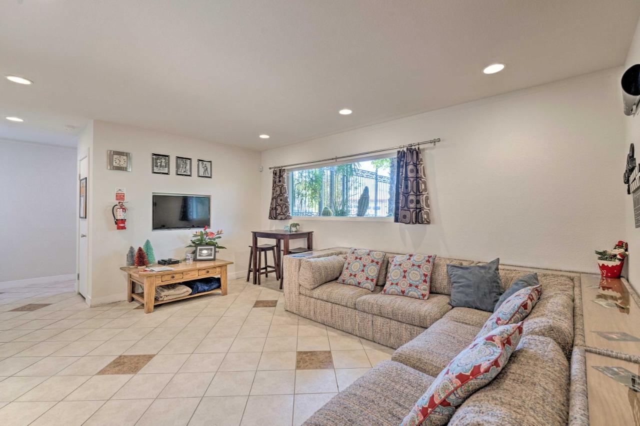 Vegas Oasis Home With Pool And Spa 7 Miles To Strip 라스베이거스 외부 사진