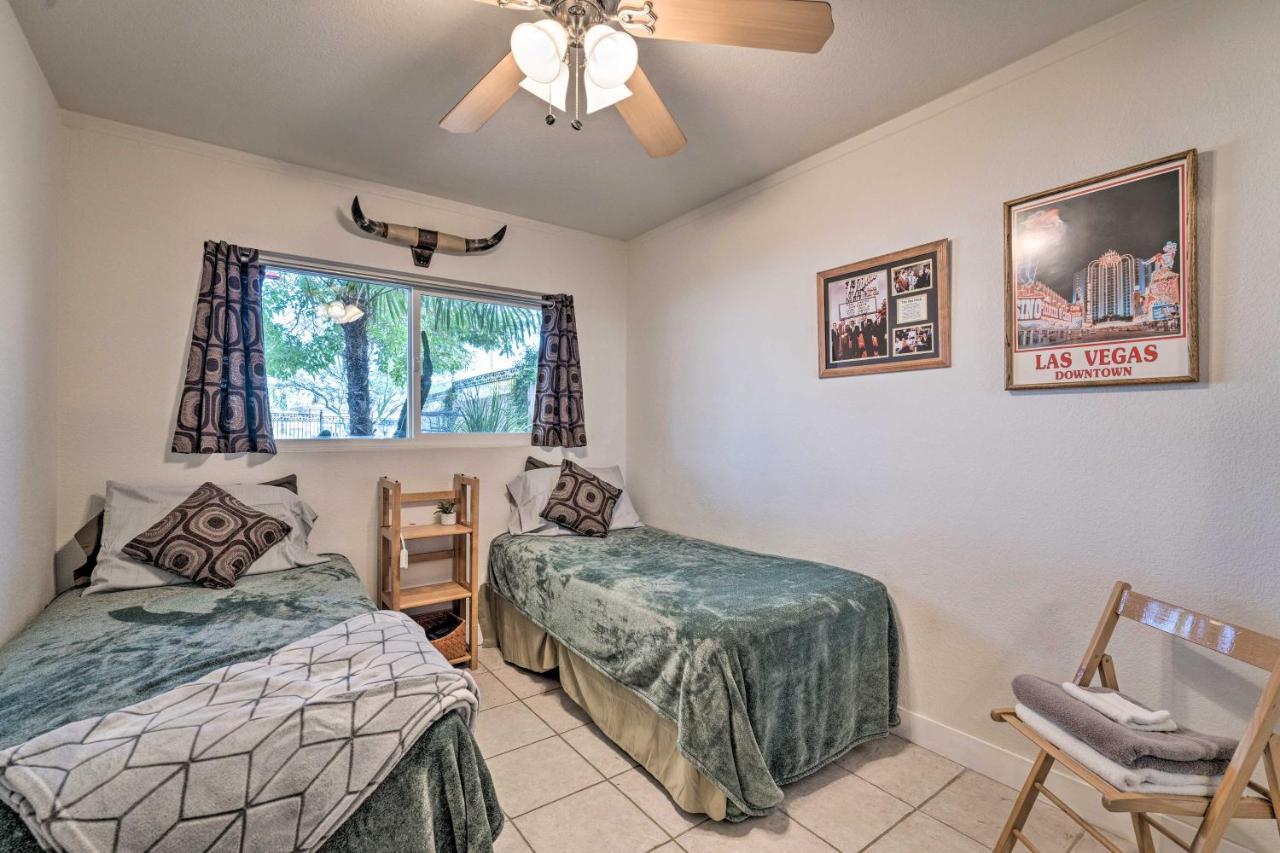 Vegas Oasis Home With Pool And Spa 7 Miles To Strip 라스베이거스 외부 사진